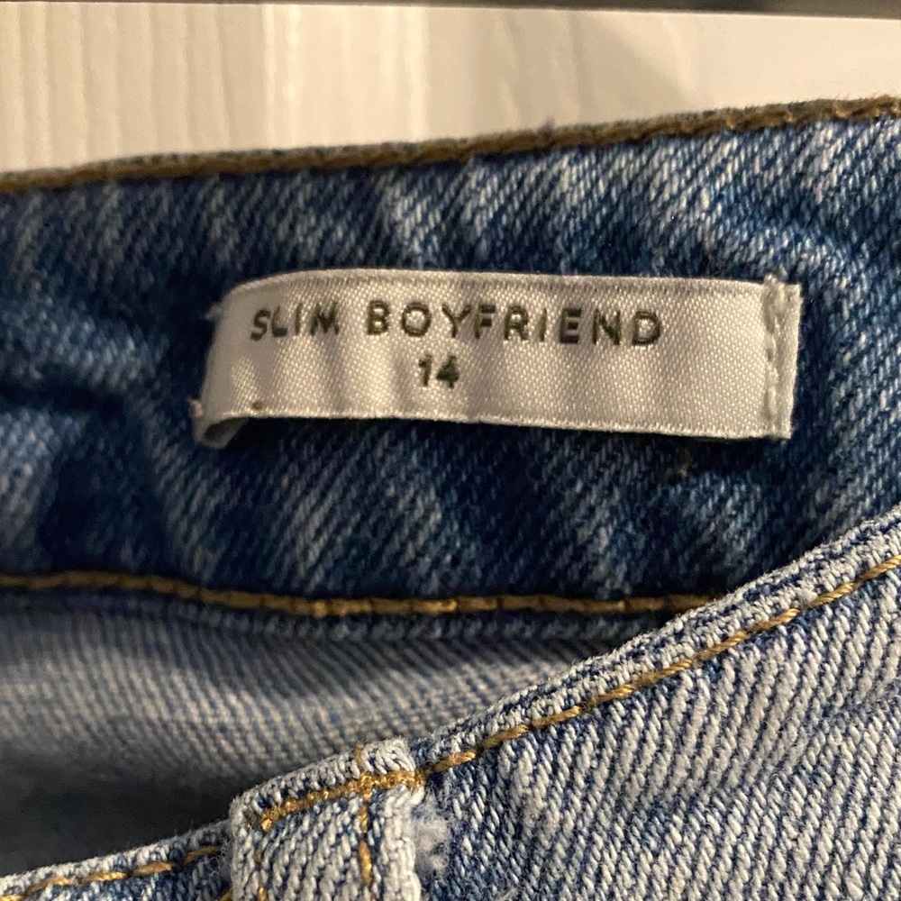 Wonderly Light Wash Boyfriend Jeans - Picture 3 of 4